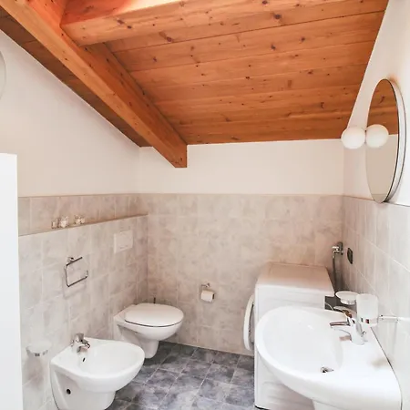 Apartament Al Porto Pianello Del Lario